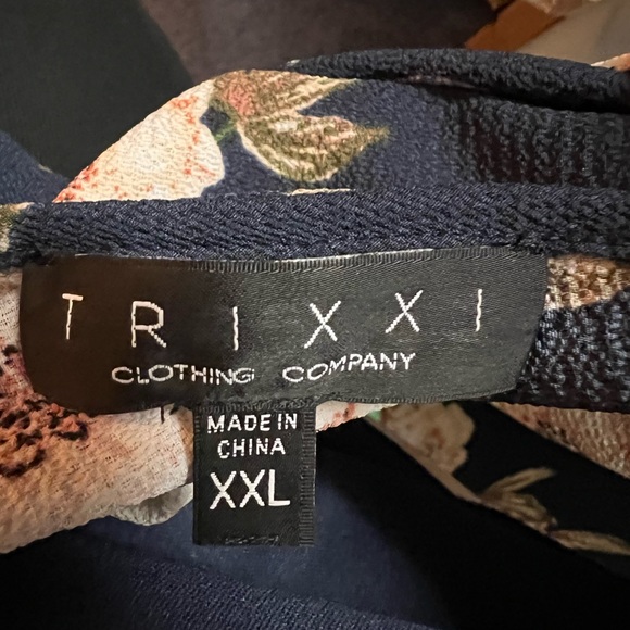 Ladies, new floral jumpsuit with belt by trixxi from a smoke-free home - Picture 4 of 4